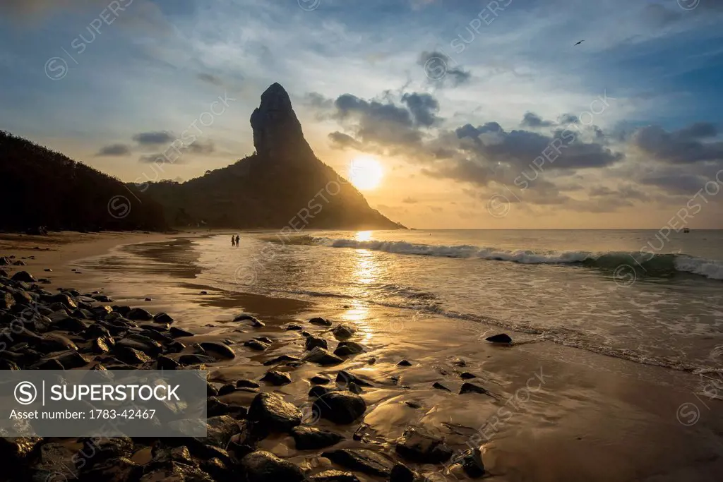 View of Morro do Pico from Praia da Conceicao, Unesco World Heritage Site; Praia da Cachorro, Fernando de Noronha, Pernambuco, Brazil