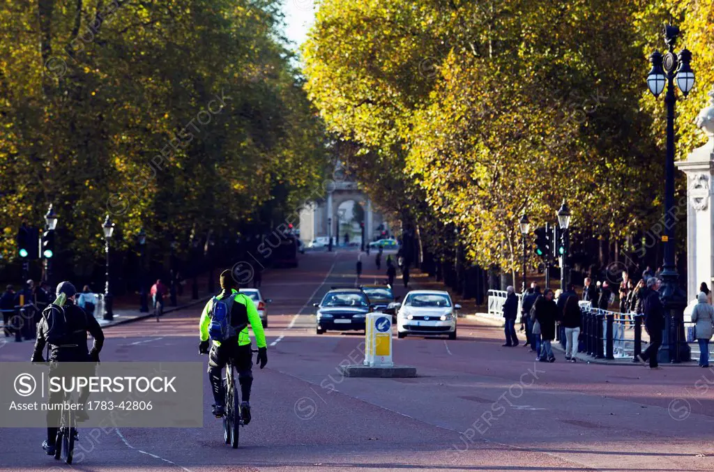 Autumn at Constitution Hill, Buckingham Palace; London, England, UK