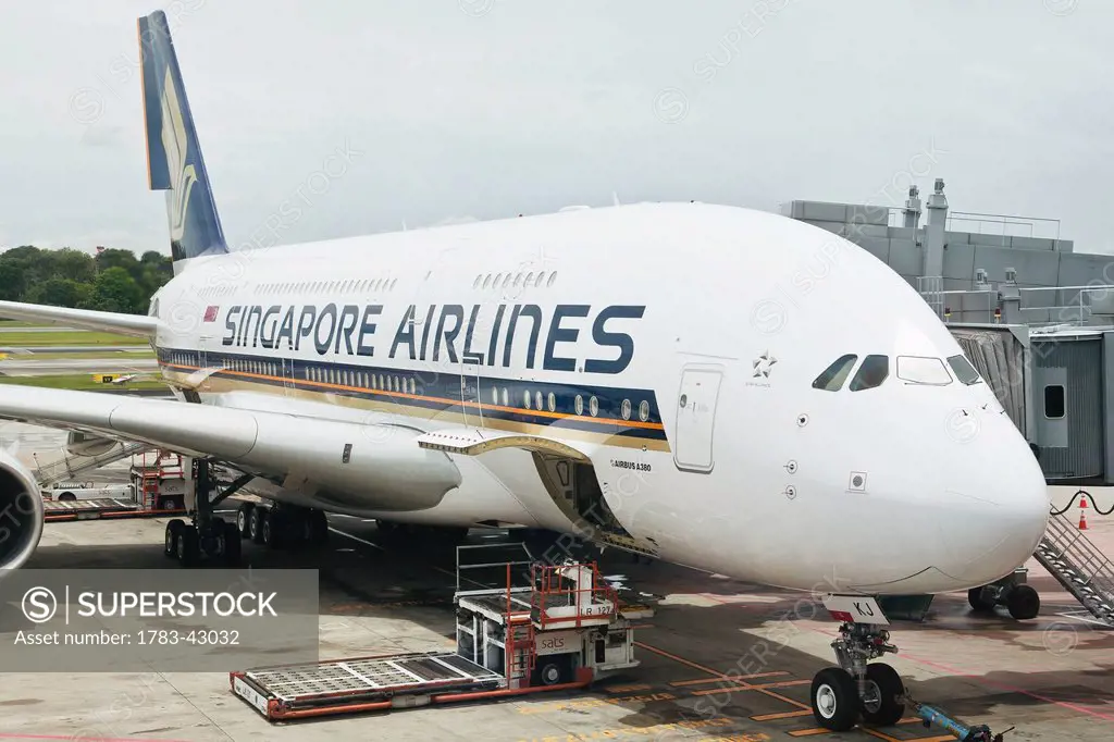 Airplane; Singapore