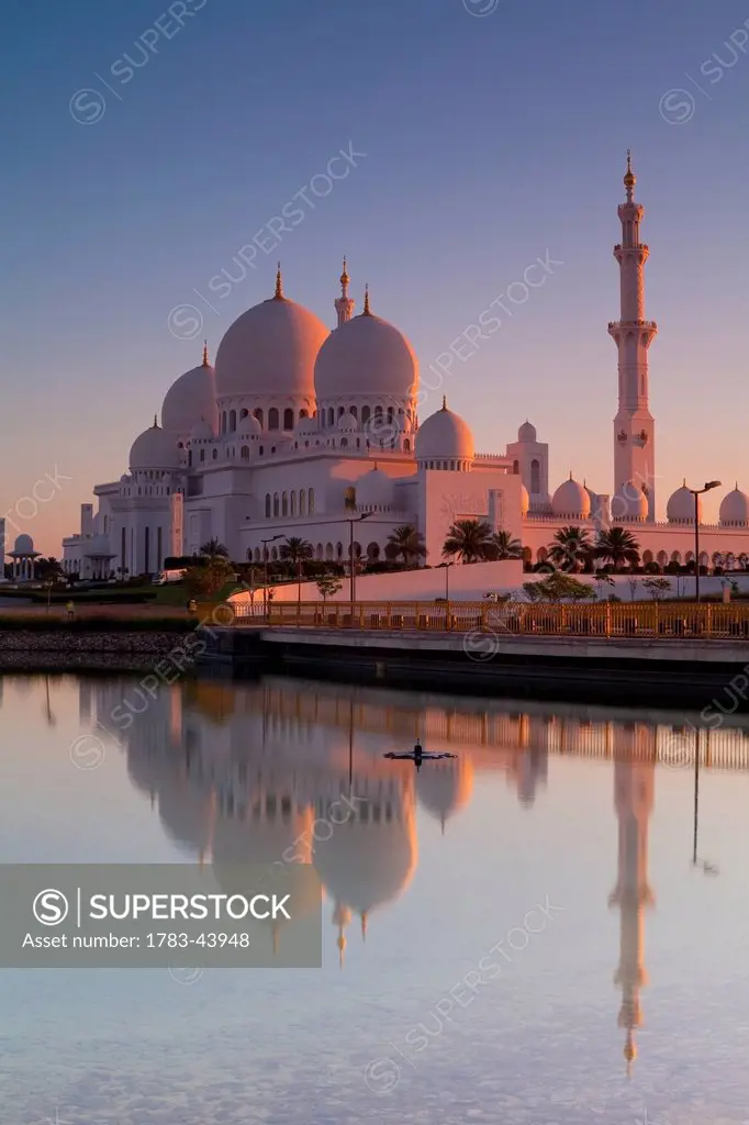 Sheikh Zayed Grand Mosque at sunrise; Abu Dhabi, United Arab Emirates