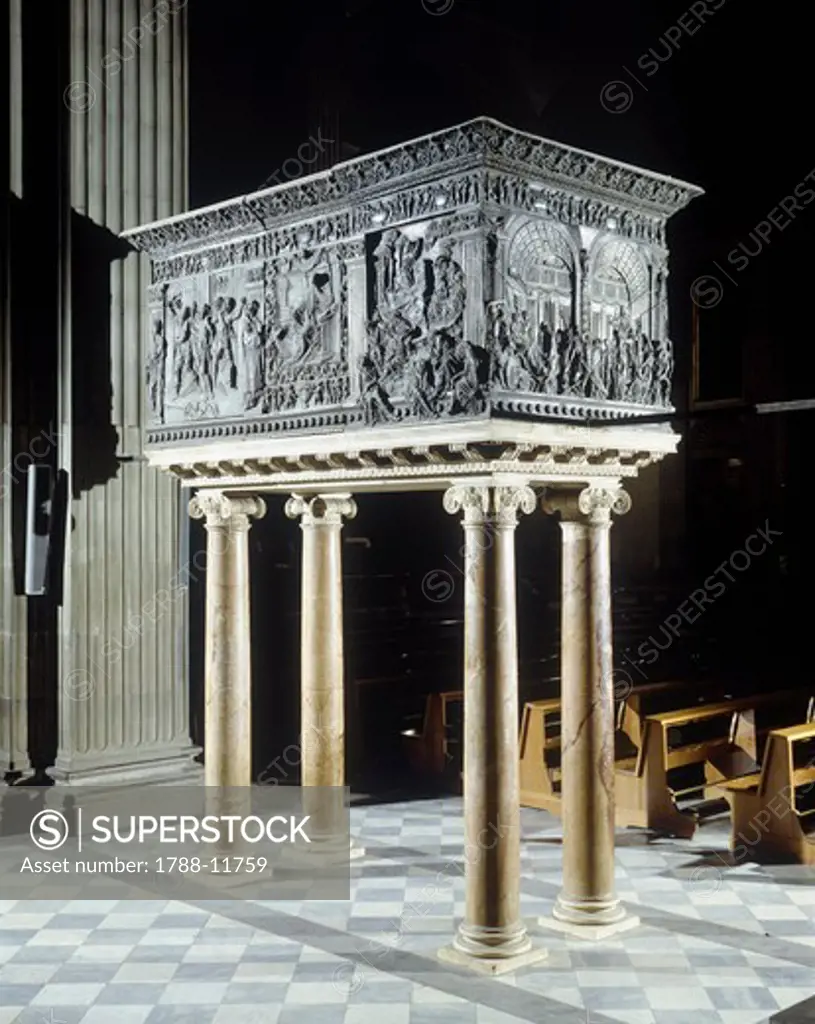 Italy, Tuscany, Florence,,Basilica of St Lawrence, bronze pulpit decorated with representations of Christ's Passion