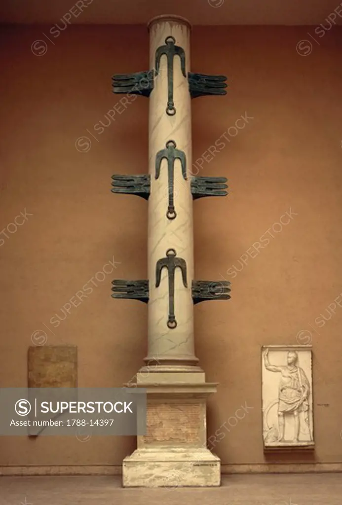 Roman civilization, column with Ship bows erected in honor of Gaius Duilius for naval victory of Milazzo (First Punic War)