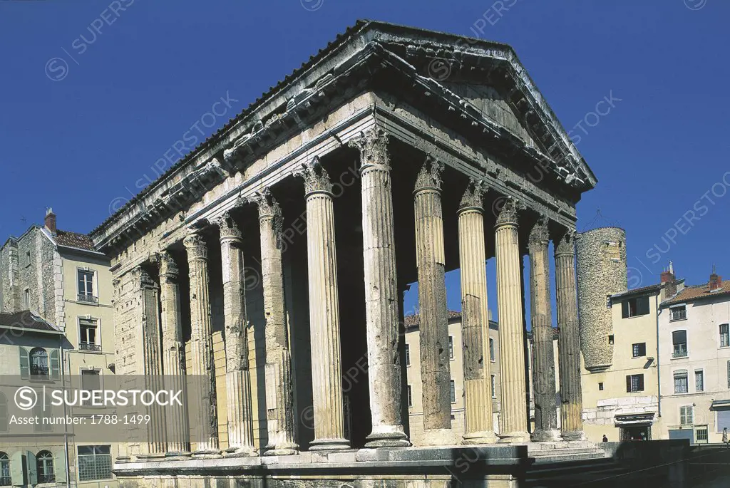 France - Vienne - Temple of Augustus and Livia (c.25 b.C.)