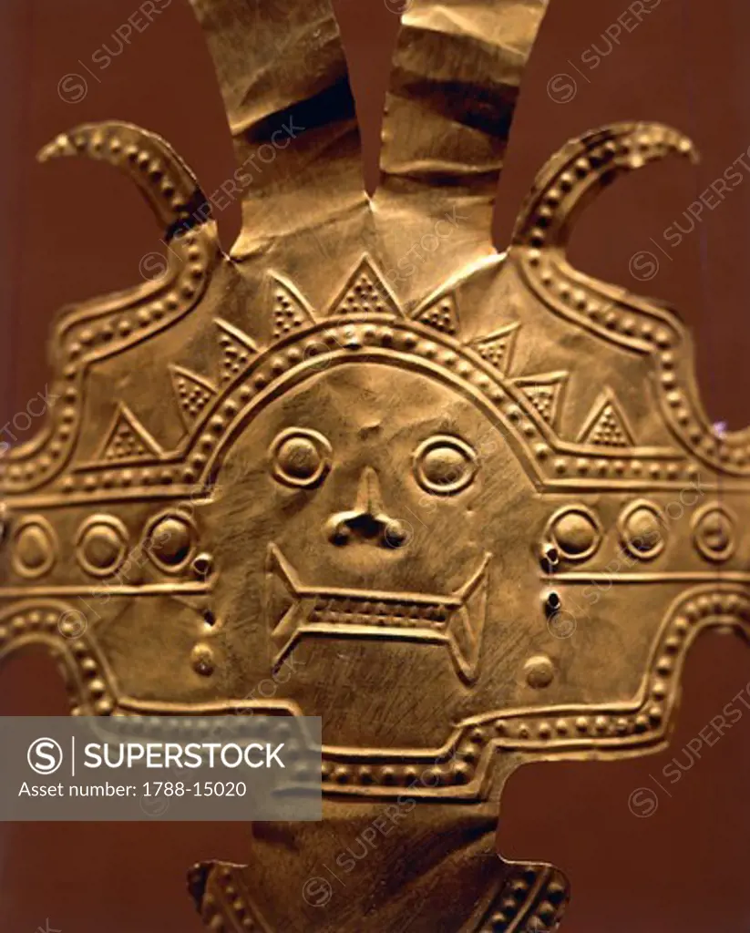 Colombia, Pre-Inca civilization, Calima Culture, goldsmith art, gold breastplate