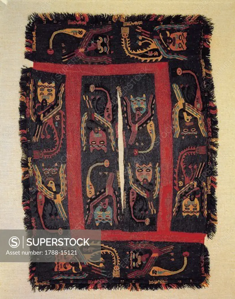 Pre-Inca civilization, Peru, Paracas culture, poncho with animal motifs made from wool, Paracas necropolis period, from Paracas
