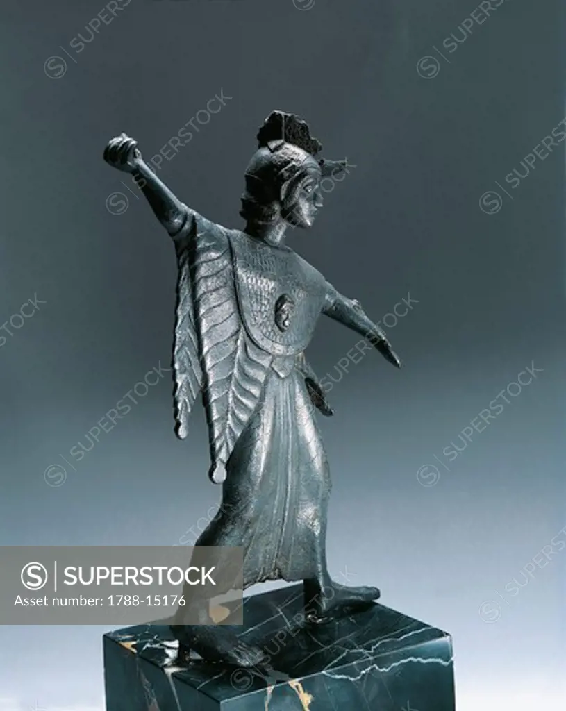 Bronze statue depicting fighting Minerva