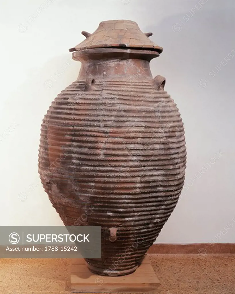 Greece, Pylos, Palace of Nestore, Pithos with cover