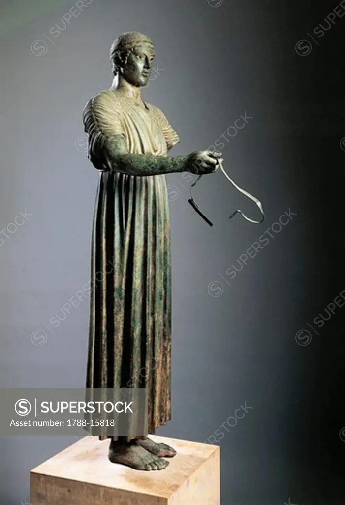 Greek civilization, bronze statue of Charioteer of Delphi, also known as Heniokhos, circa 475 B.C., from Delphi, Greece