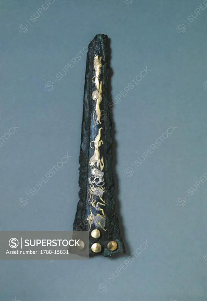 Dagger blade with overlay of gold, silver and niello