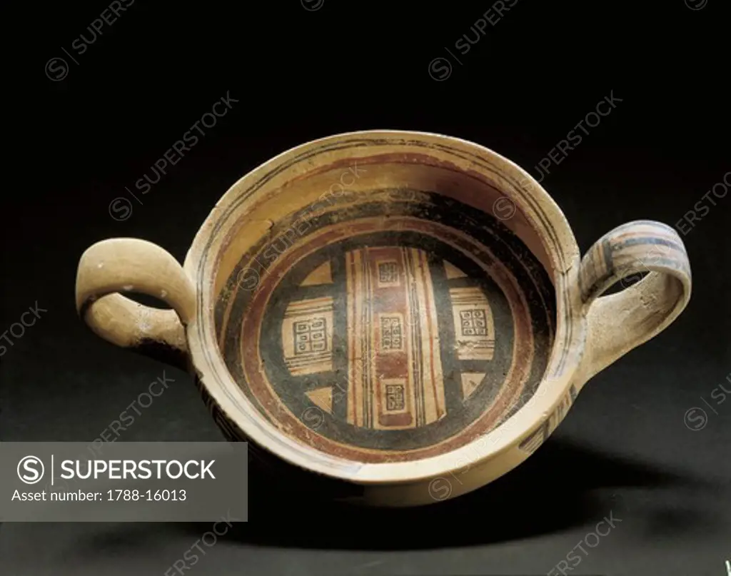 Askos (pottery vessel) with Daunian geometric decoration