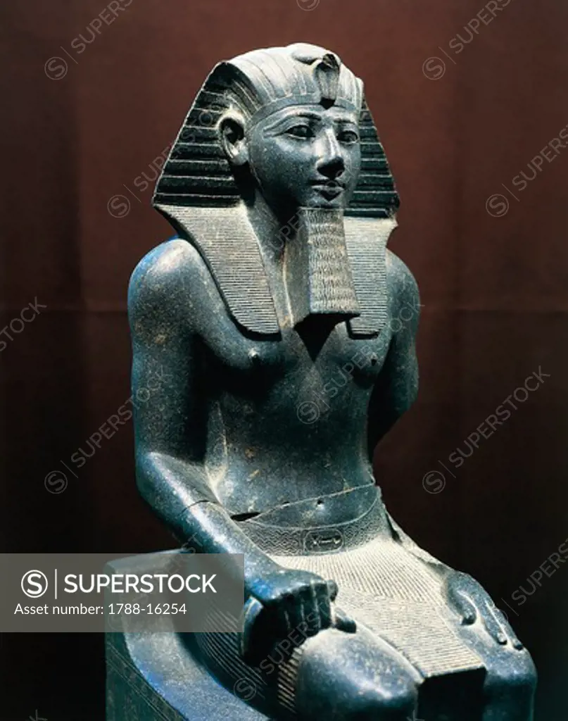 Black granite statue of seated Thutmose III