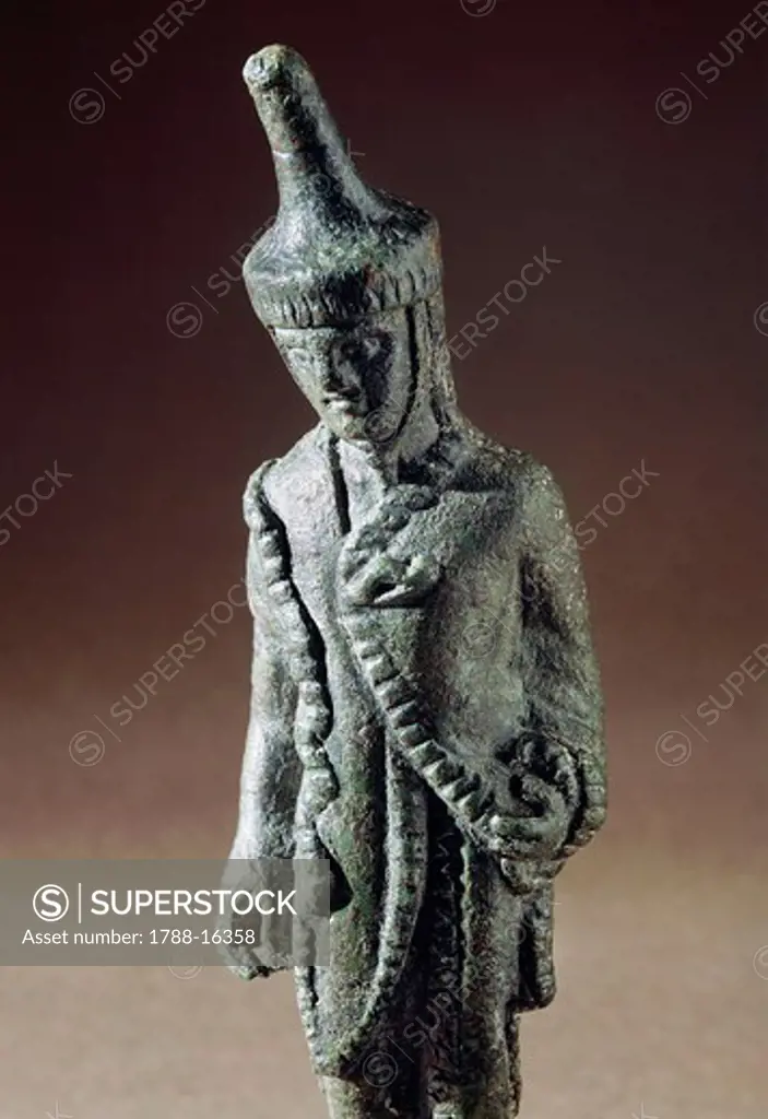 Bronze figure of haruspex