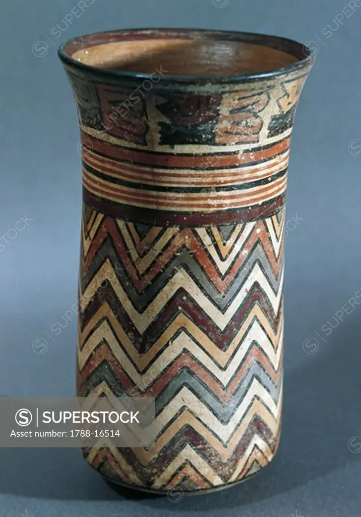 Peru, Pre-Inca civilization, Nazca culture, Vase with painted geometric decoration
