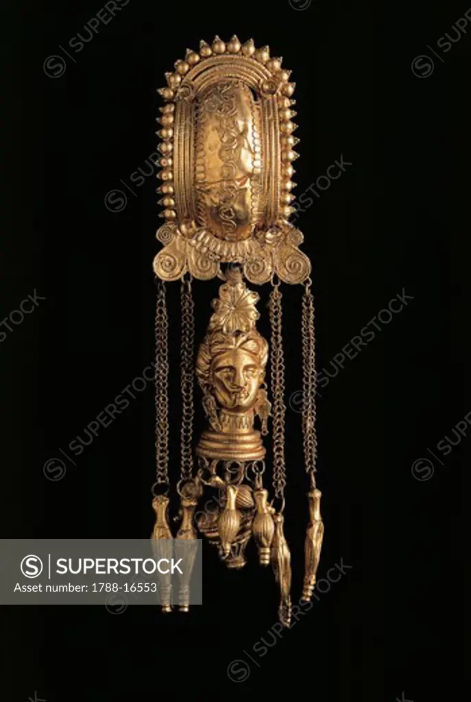 Gold earring with pendant, from Todi, Perugia province, Italy