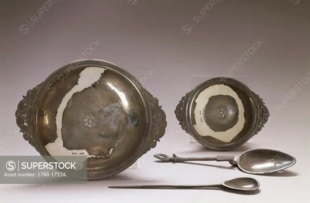 Silver plates and spoons, Roman civilization