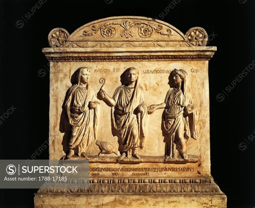 Altar dedicated to the Lares Augusti by the Vicomagistri of the Vicus Sandalarius, Roman civilization