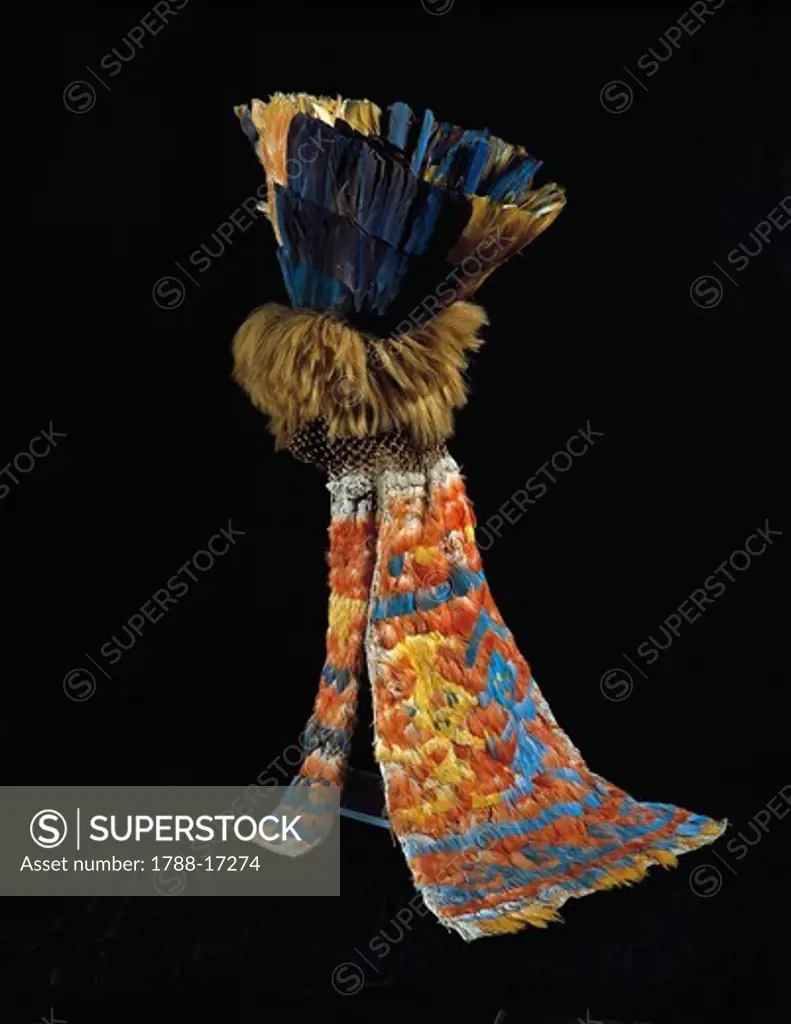 Feathered fabric headdress, from Peru, Chimu culture