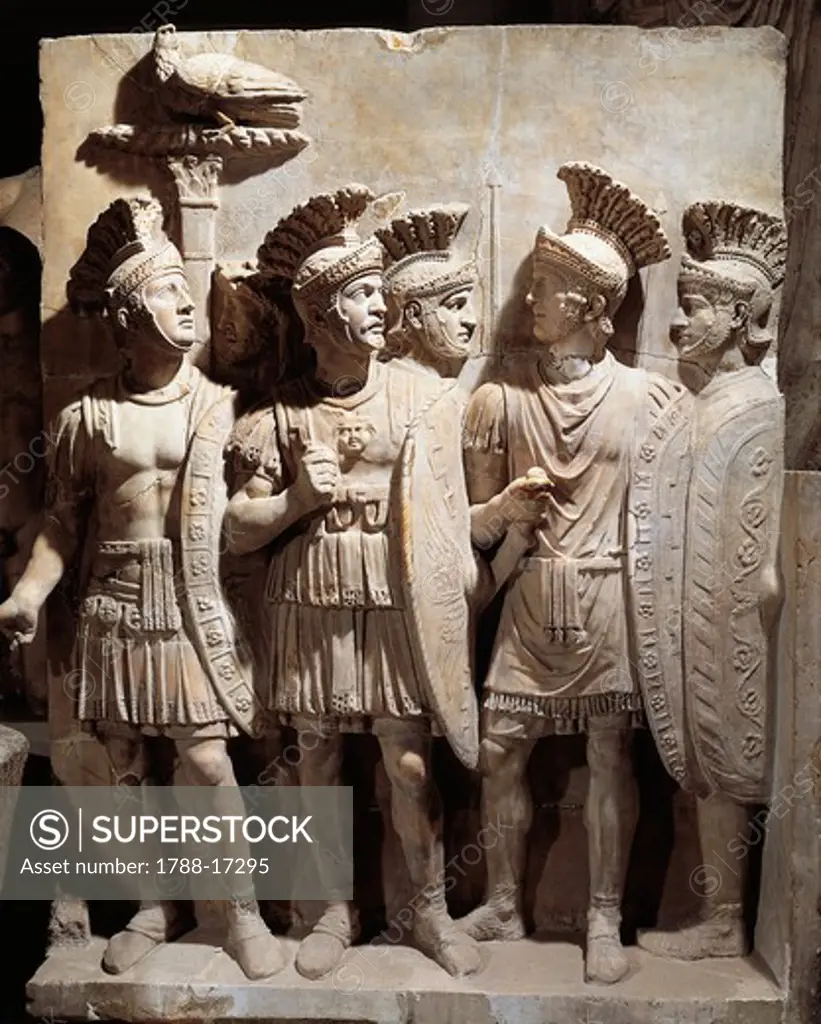 Relief depicting officials and praetorians