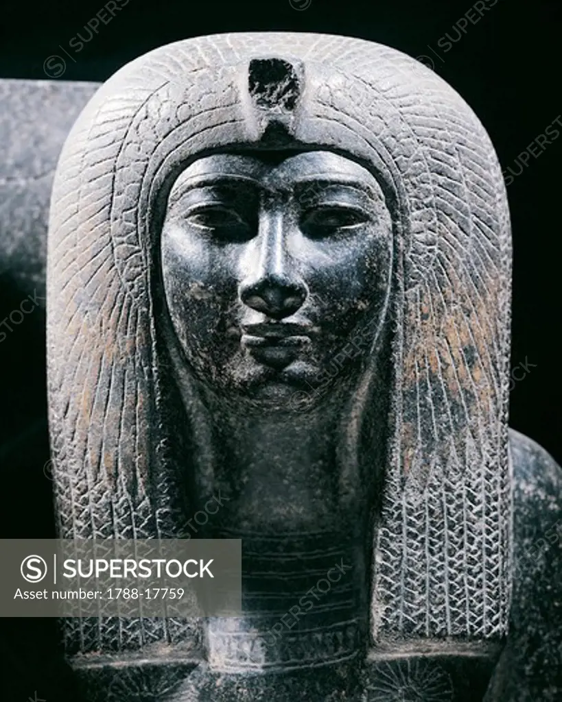 Black granite statue depicting the Queen Tiaa, wife of Amenhotep II and mother of Thutmose IV, detail, New Kingdom, Dynasty XVIII