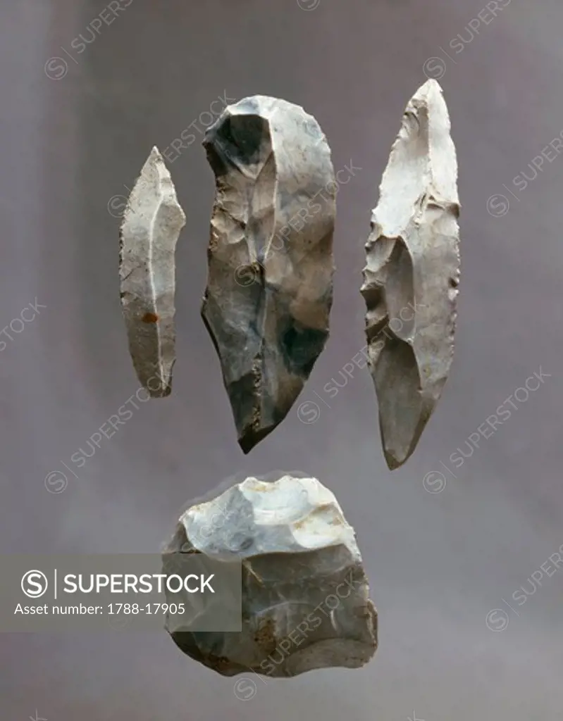 Various flint tools from layer 9 at Willendorf