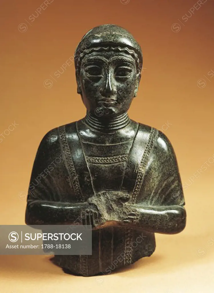 The lady with the scarf, dark green steatite statuette from Telloh, ancient Ngirsu