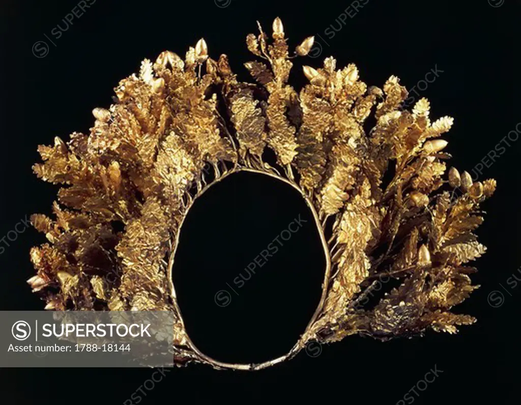 Gold crown in the shape of oak leaves and acorns, from the Royals Tombs at Vergina, Greece