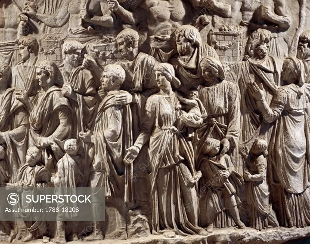 Cast of Trajan's Column, Detail of crowd attending departure of troops to Dacian War