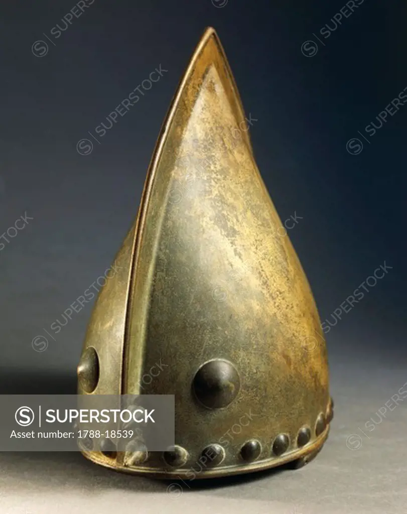 France, bronze helmet found in Saone river
