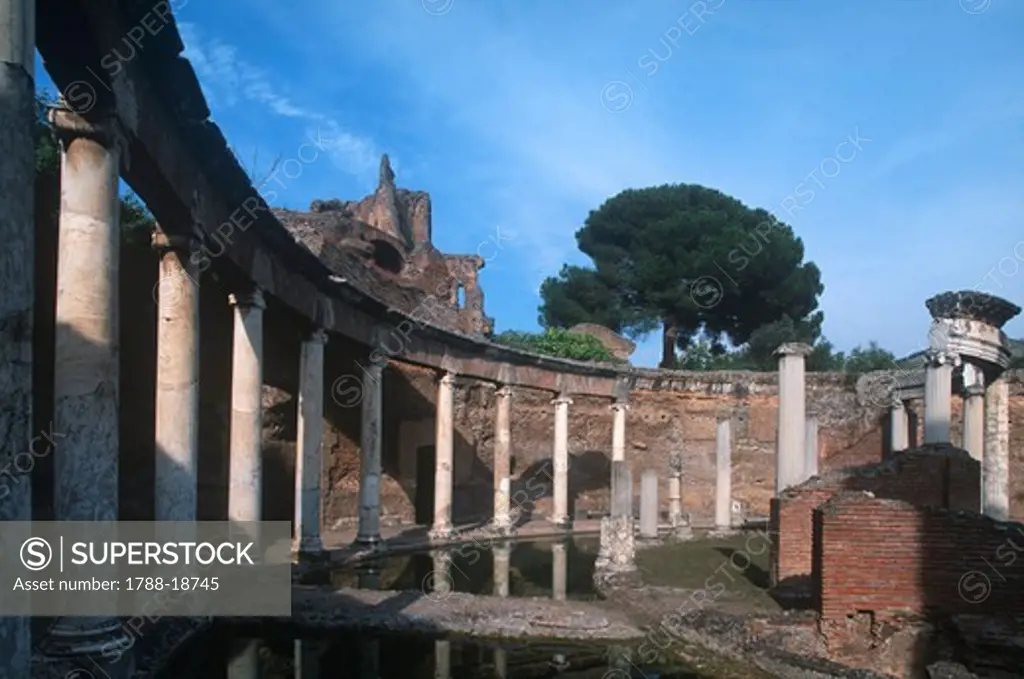 Italy, Latium Region, Tivoli (Rome province),  Villa Adriana, Teatro Marittimo, an artificial island