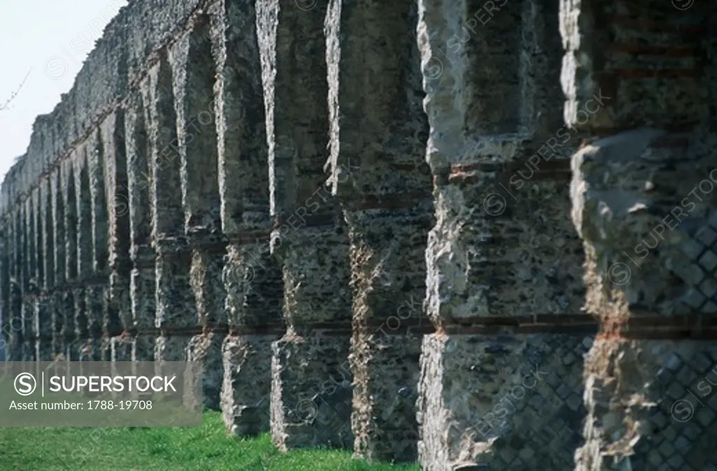 France, Rhone-Alpes, Chaponost, Roman aqueduct