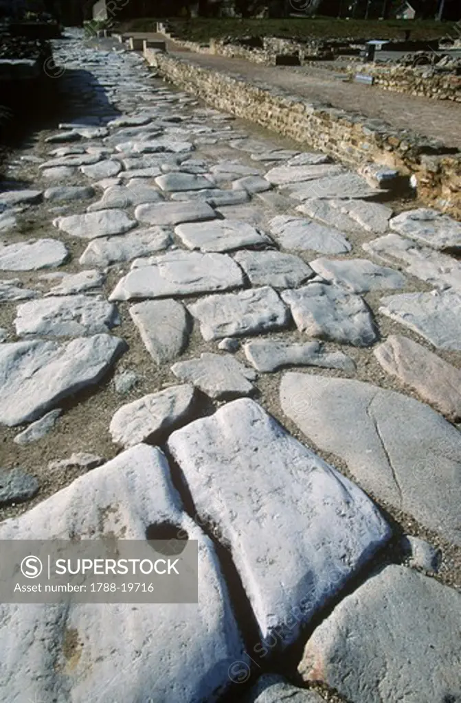 France, Rhone-Alpes, Roman colony St-Romain-en-Gal, Stone paved road