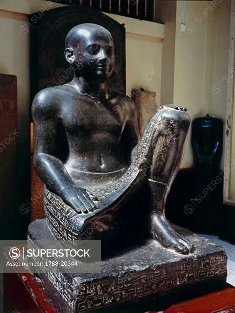 basalt statue of seated visir Hori from Middle Kingdom