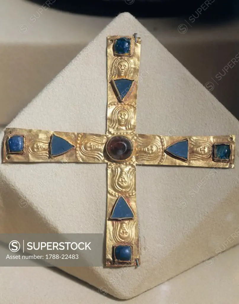 Italy, Cross of the Duke Gisulfo, gold