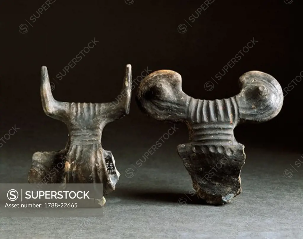 Italy, Emilia Romagna region, Engraved horn shaped handles