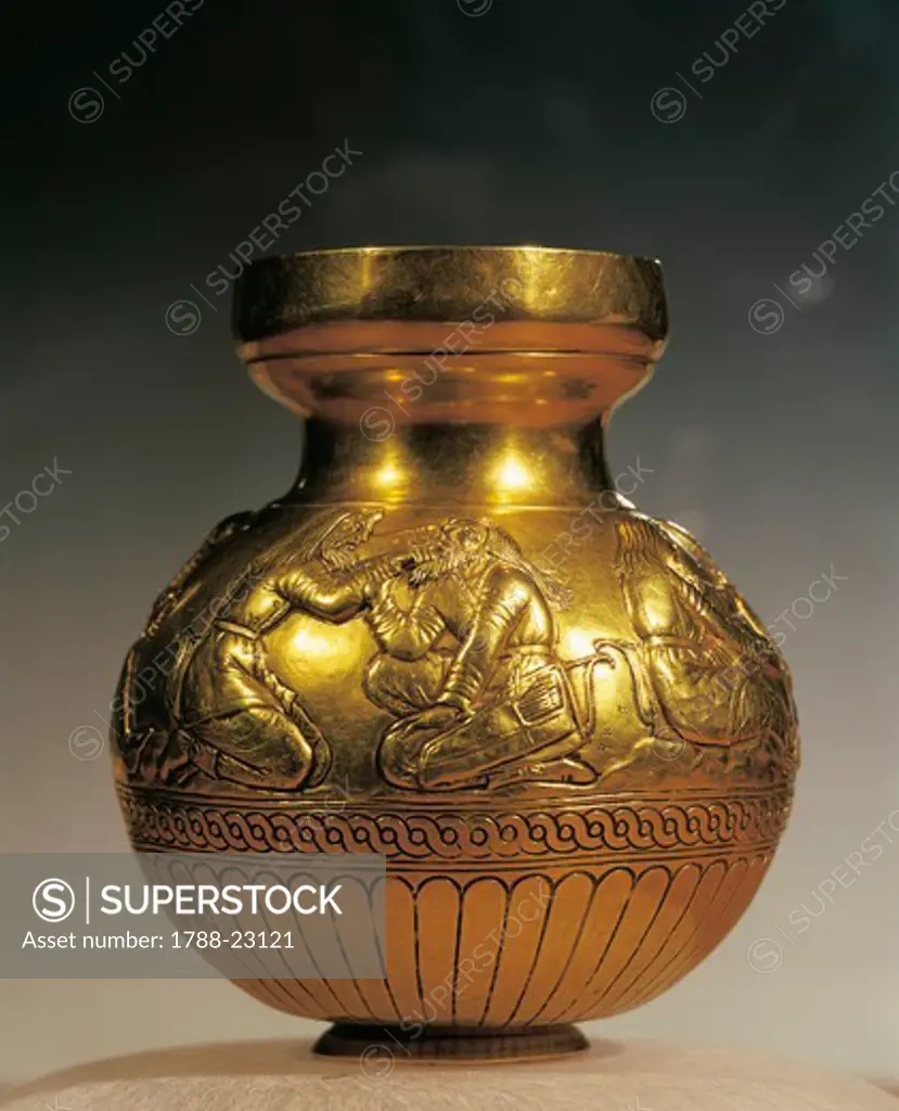Ukraina, Kerch, Electrum vase representing a tooth extraction scene from Kul-Oba tumulus
