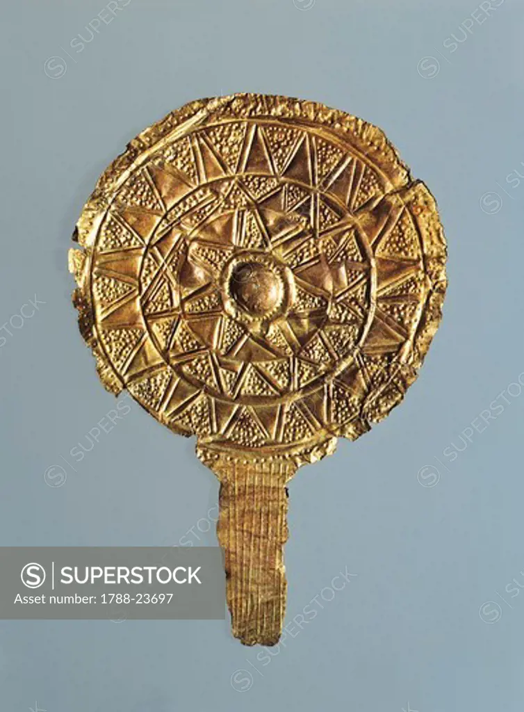 Greece, Exochi, Gold leaf pendant