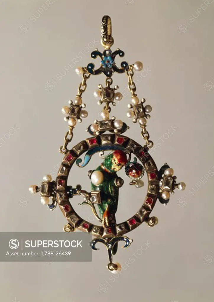 Goldsmith's art, Italy, 19th century. Enamelled gold pendant set with pearls, emeralds and rubies attributed to Carlo Giuliano (1831-1895), 1870-1900.