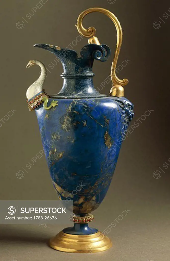 Goldsmith's art, Italy, 15th century. Hans Domes (active 1563-1601), Lapis lazuli water ewer, with enamelled gold and gilt bronze. Height 27.5 cm. Manufacture of the Casino di San Marco Workshop.