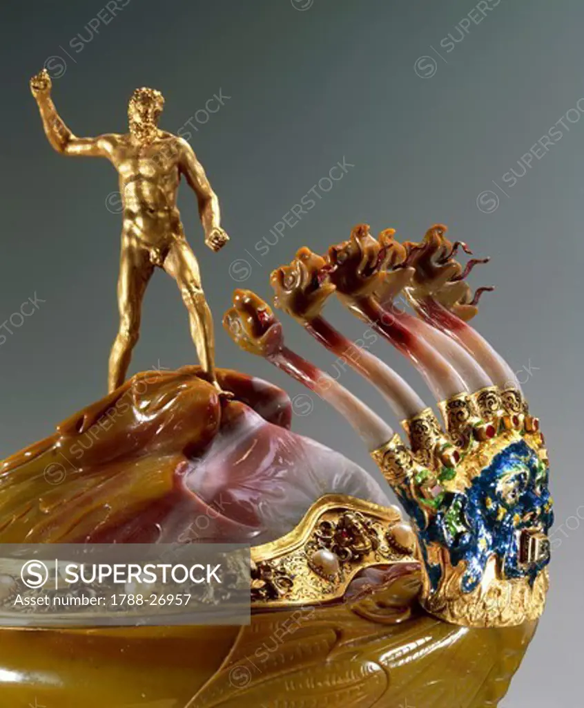Goldsmith's art, Italy, 16th century. Workshop of Annibale Fontana (1540-1587), Hercules and the Hydra, jasper and enamelled gold vase set with pearls, diamonds and rubies. Height cm. 34. Detail, the lid and Hercules statuette on top.