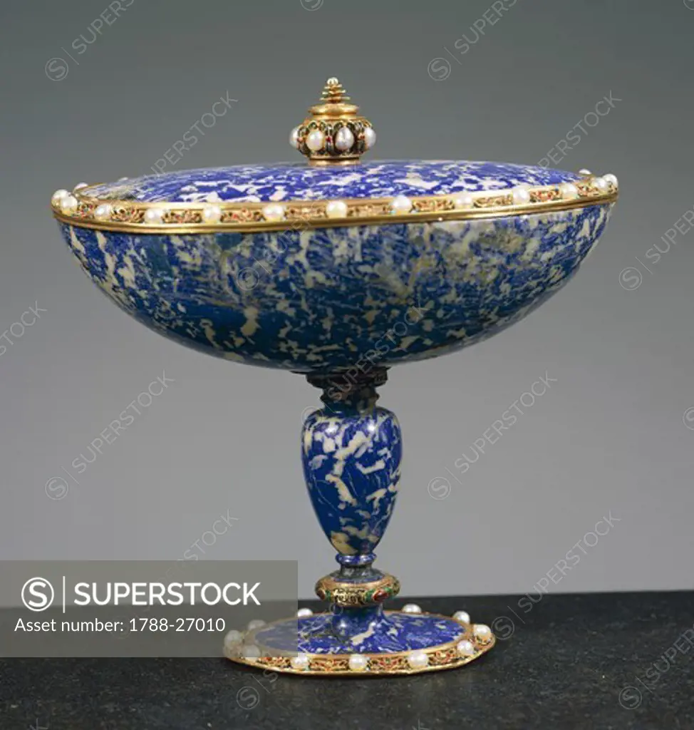 Goldsmith's art, Italy, 16th century.  Lapis lazuli and enamelled gold cup with pearls. Height cm. 15.4 cm. Miseroni Workshop manufacture, 1550-1599.