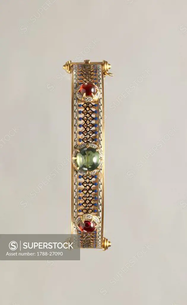 Goldsmith's art, 19th century. Enamelled gold bracelet set with precious stones.
