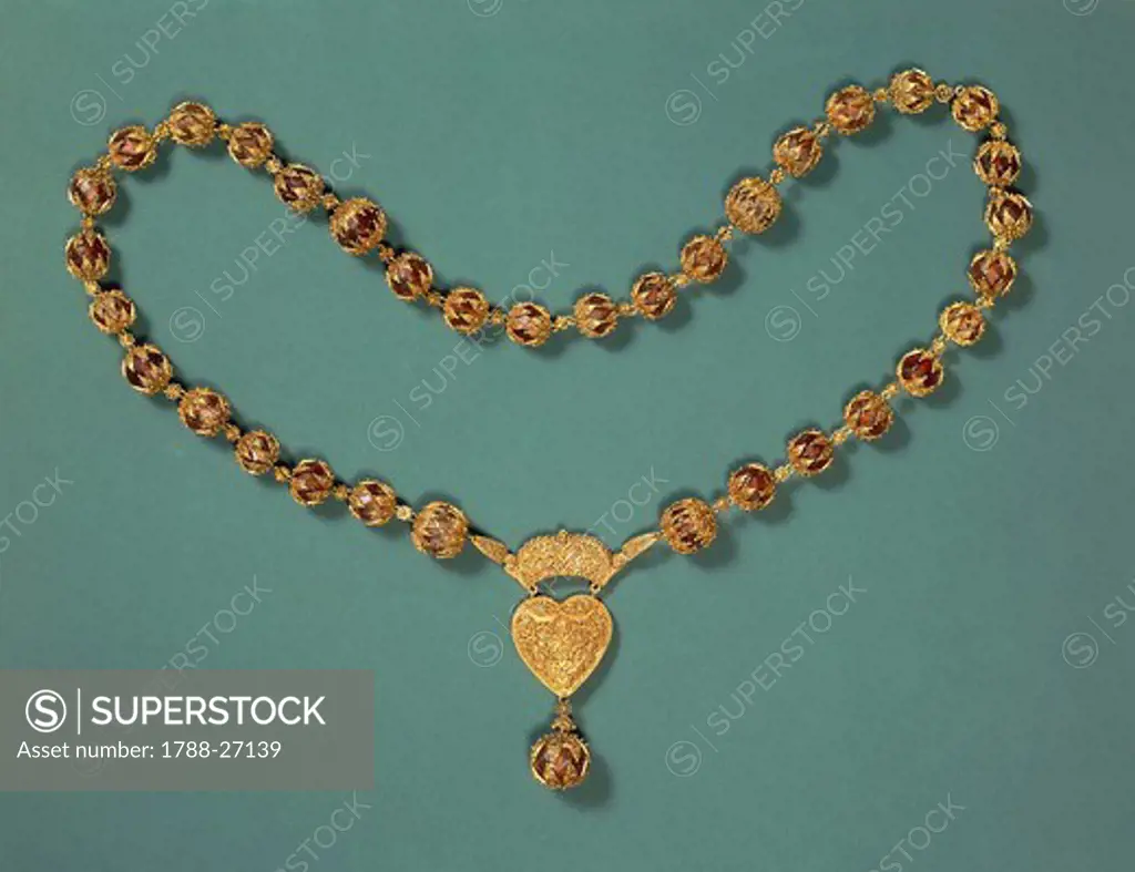Goldsmith's art, Spain-Portugal, 18th century. Gold and amber necklace.
