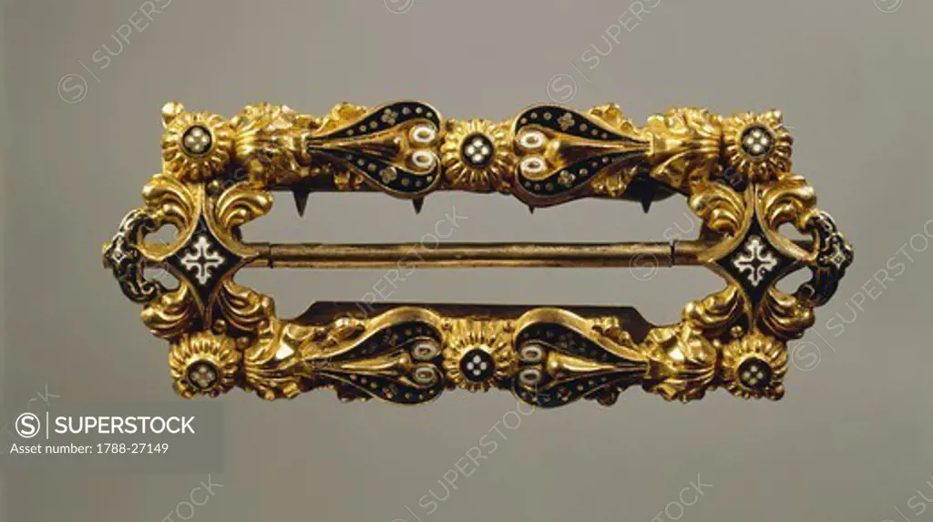 Goldsmith's art, 18th century. Enamelled gold buckle.