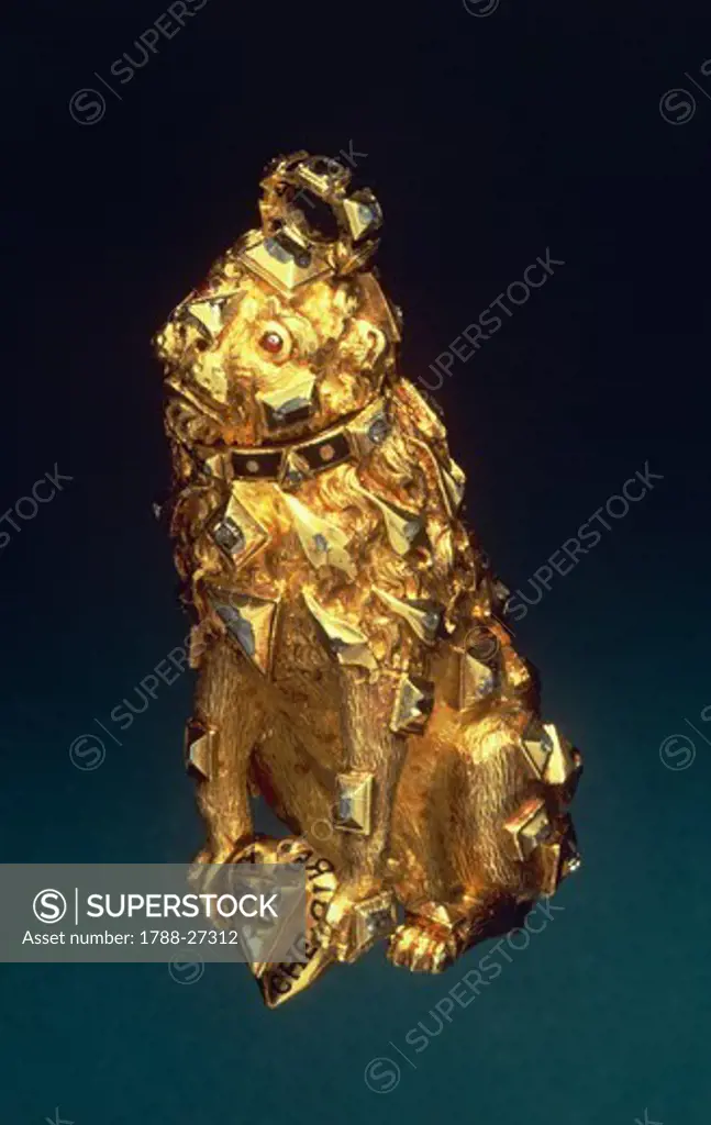 Goldsmith's art, Germany, 16th century. Gold, enamel and diamonds pendant representing a lion.
