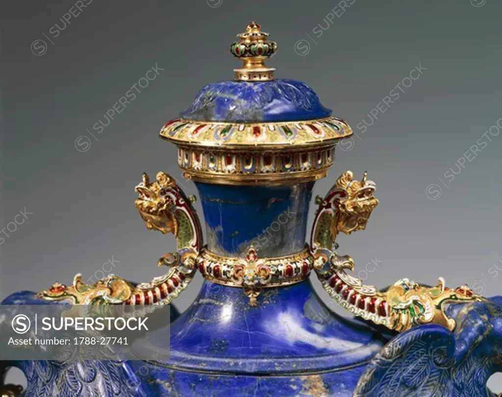 Goldsmith's art, Italy, 16th century. Bernardo Buontalenti (1531-1608), Jacques Bylivelt (1550-1603), Lapis lazuli flask with cover, gold chain and enamelled gold and gilded copper strips, 1583. Height cm. 40.5. Detail.