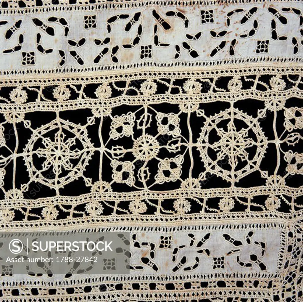 Laces, 16th century. Embroidered cloth with central, reticella lace insertion with rosettes, hem-stitch and gigliuccio stitch lace edging, approximately 1590-99.