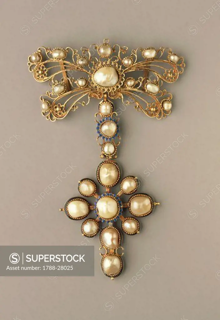 Goldsmith's art, Spain, 17th century. Gold, enamel and pearls pendant.