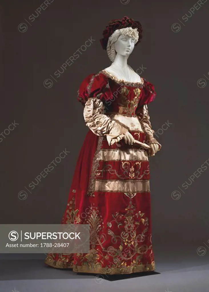 Italy, 19th century. Renaissance style costume in red silk velvet and silk satin. Italian manufacture, 1887