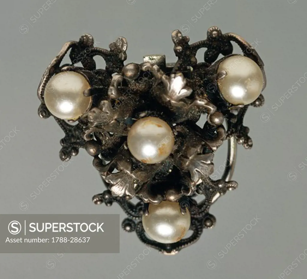 Silversmith's art, 20th century. Silver and pearls clip, 1950s.