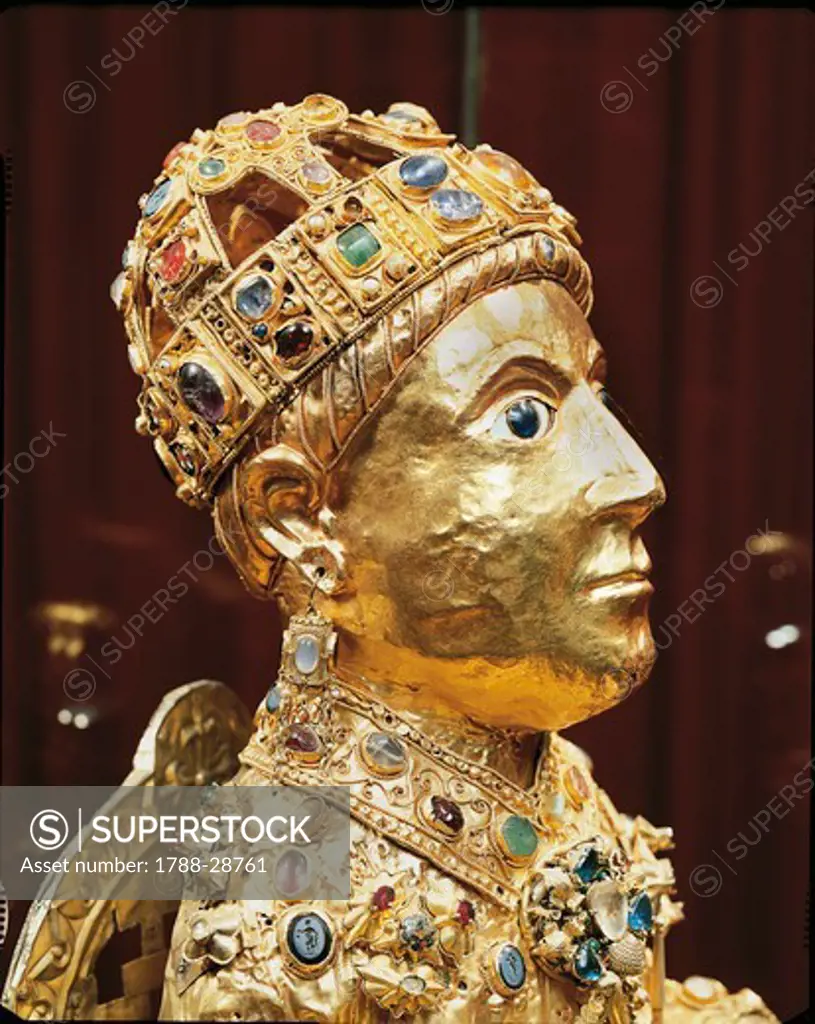 Goldsmith's art, 10th century. Majesty of Sainte Foy (Holy Faith), statue reliquary in gold and precious stones. Detail.